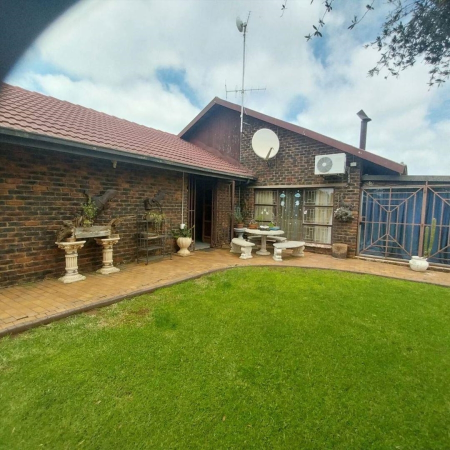 4 Bedroom Property for Sale in Pomona Gauteng