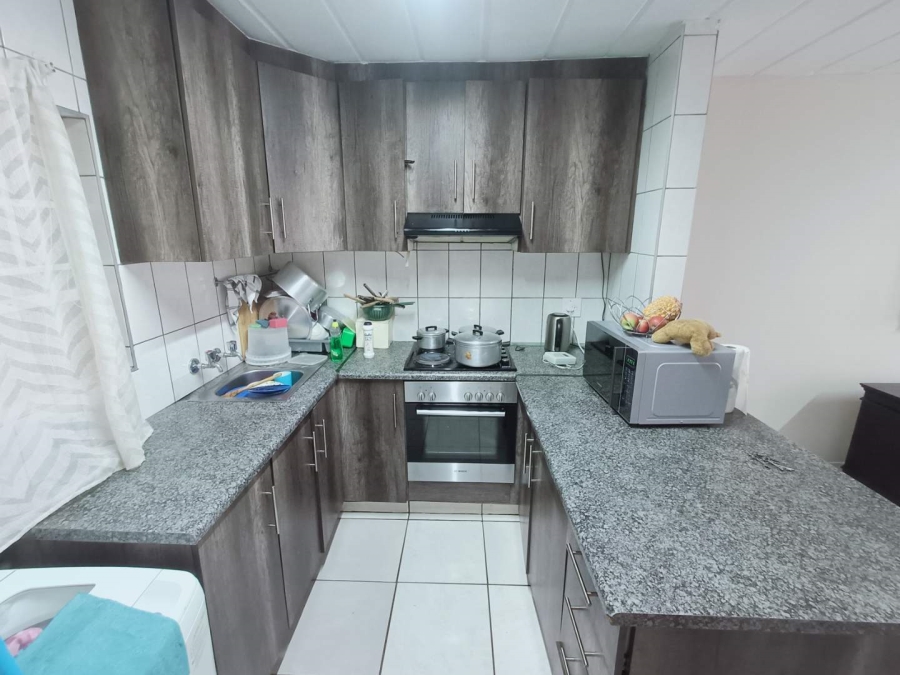 2 Bedroom Property for Sale in Die Hoewes Gauteng