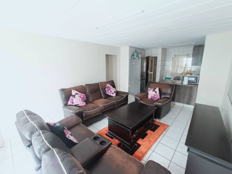 2 Bedroom Property for Sale in Die Hoewes Gauteng