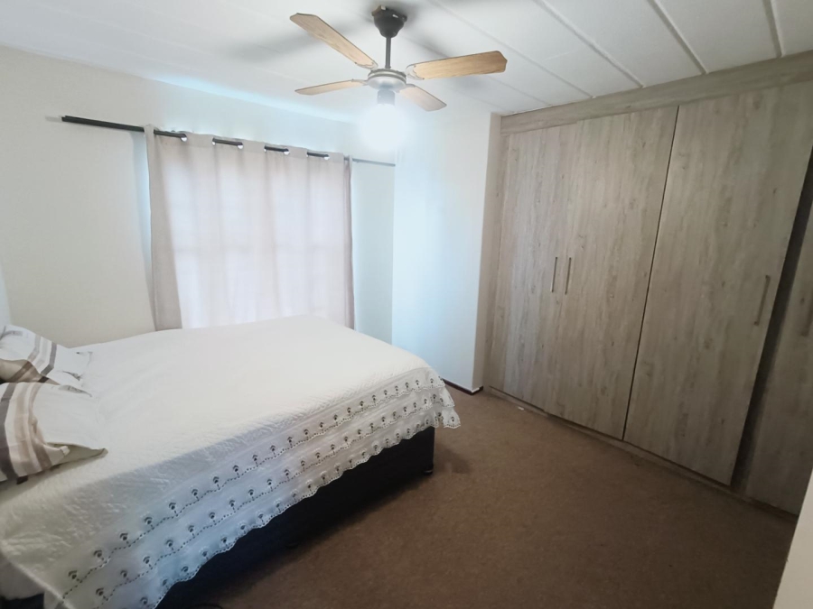 2 Bedroom Property for Sale in Die Hoewes Gauteng