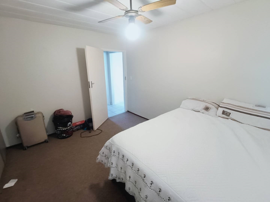 2 Bedroom Property for Sale in Die Hoewes Gauteng