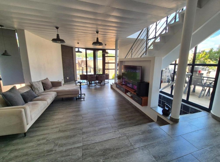 2 Bedroom Property for Sale in Bassonia Gauteng