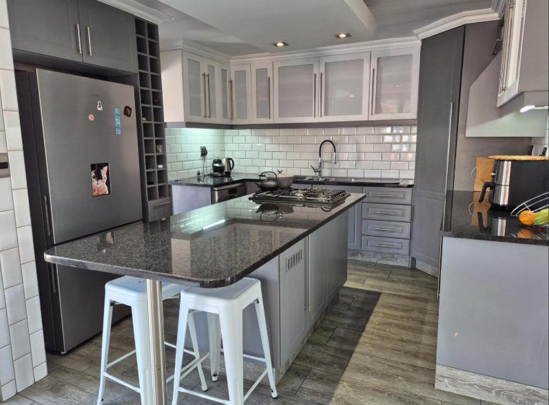 2 Bedroom Property for Sale in Bassonia Gauteng