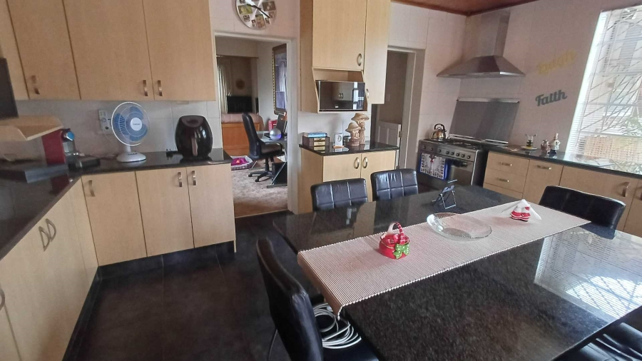 2 Bedroom Property for Sale in Rewlatch Gauteng