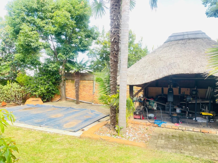 3 Bedroom Property for Sale in Noordheuwel Gauteng