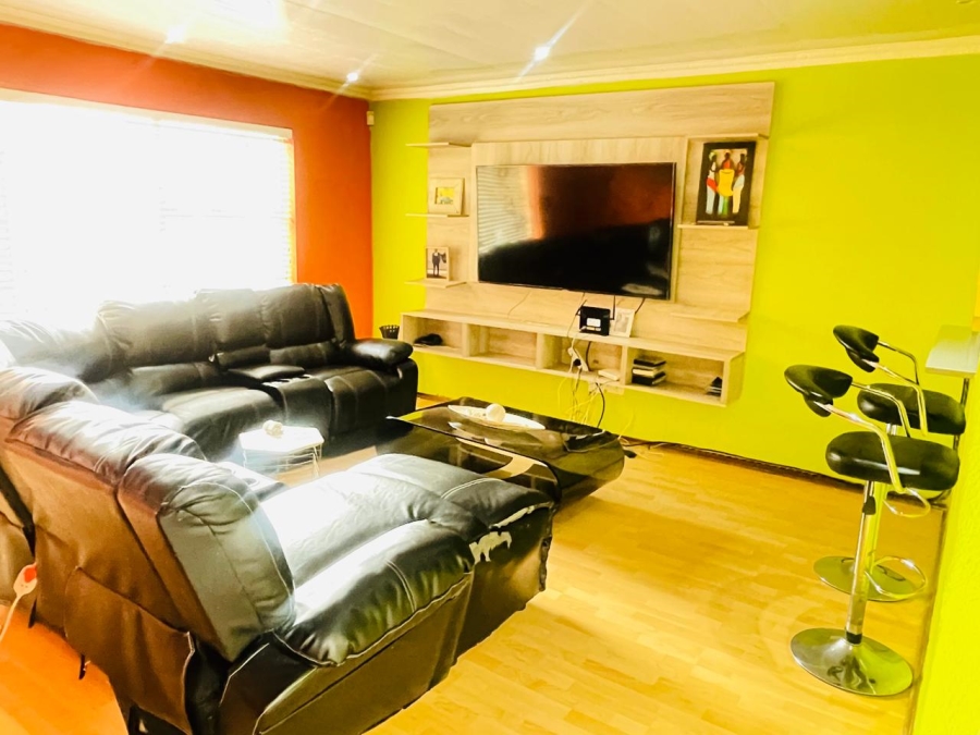 3 Bedroom Property for Sale in Noordheuwel Gauteng