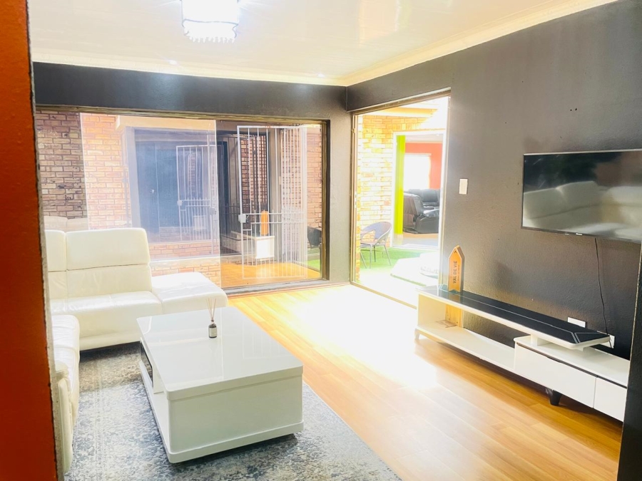 3 Bedroom Property for Sale in Noordheuwel Gauteng