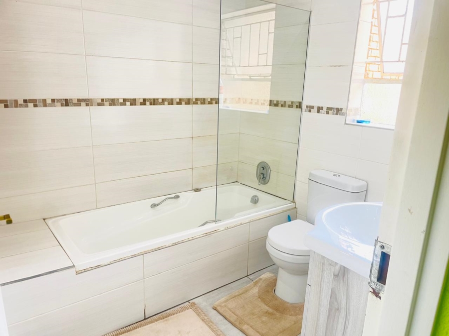 3 Bedroom Property for Sale in Noordheuwel Gauteng