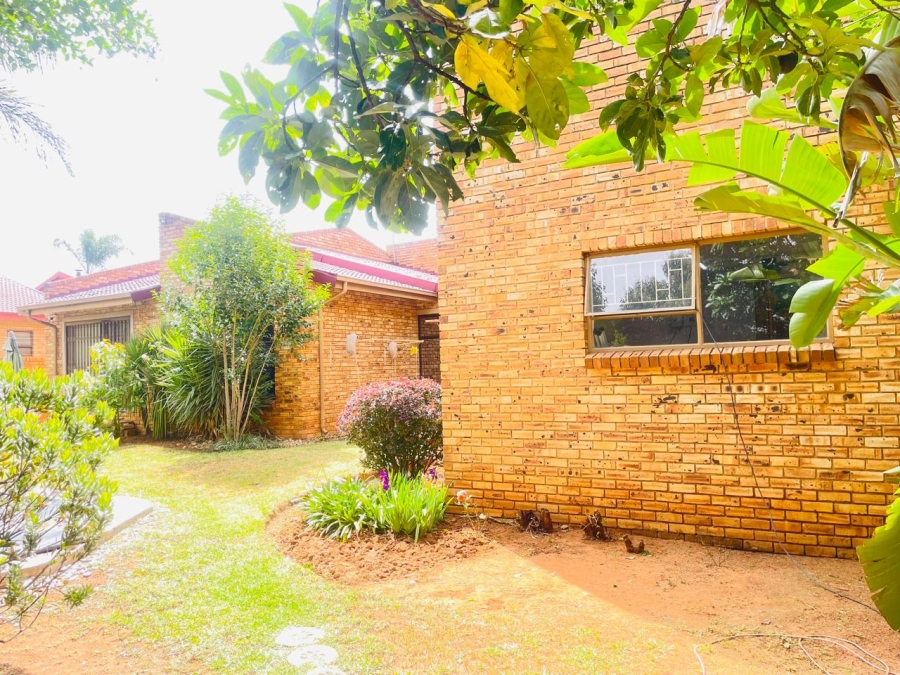3 Bedroom Property for Sale in Noordheuwel Gauteng
