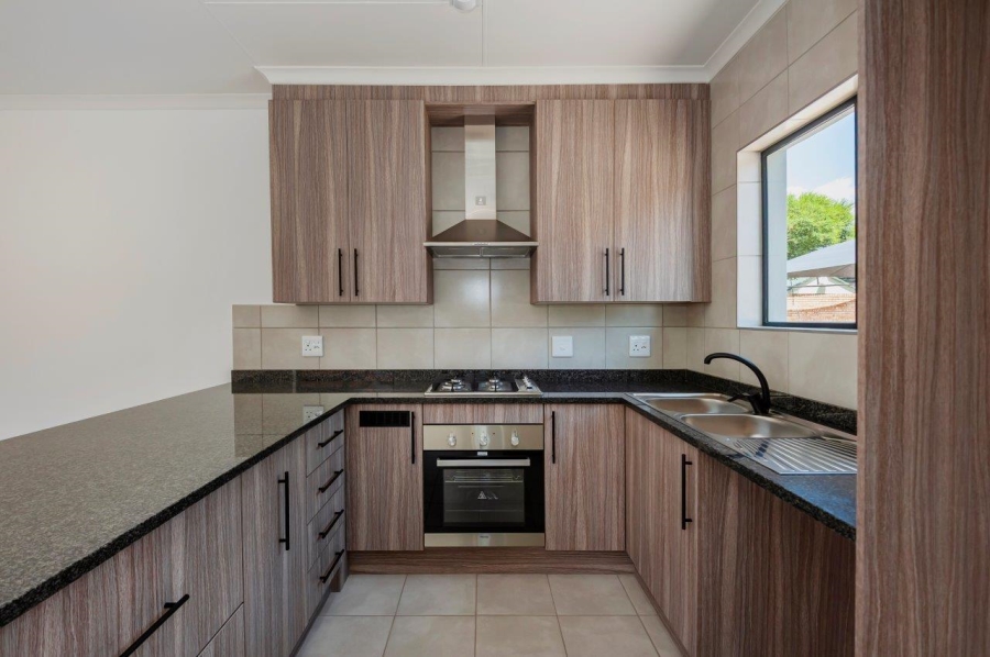 2 Bedroom Property for Sale in Brackendowns Gauteng