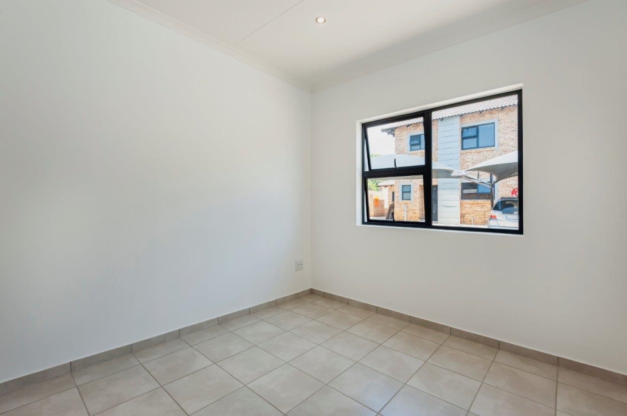 2 Bedroom Property for Sale in Brackendowns Gauteng