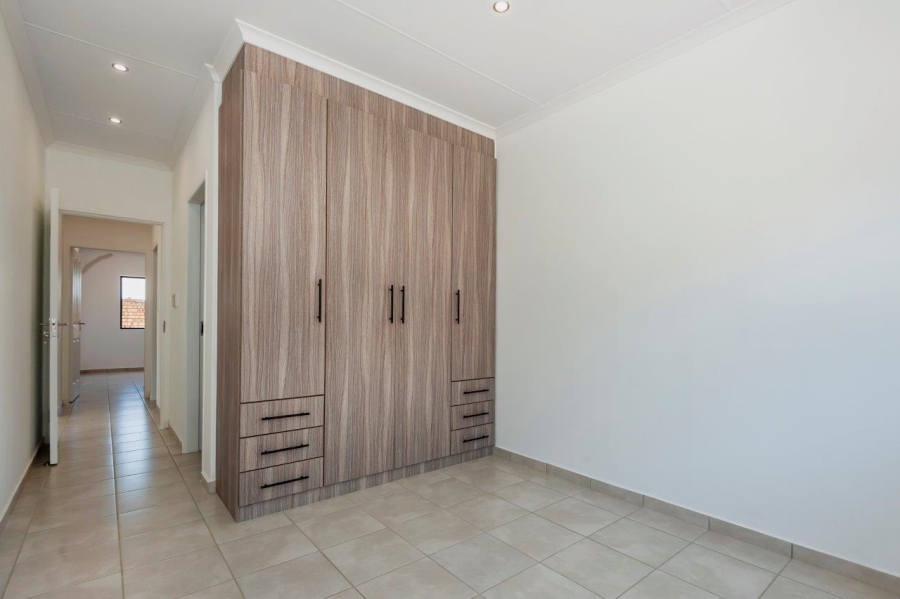 2 Bedroom Property for Sale in Brackendowns Gauteng
