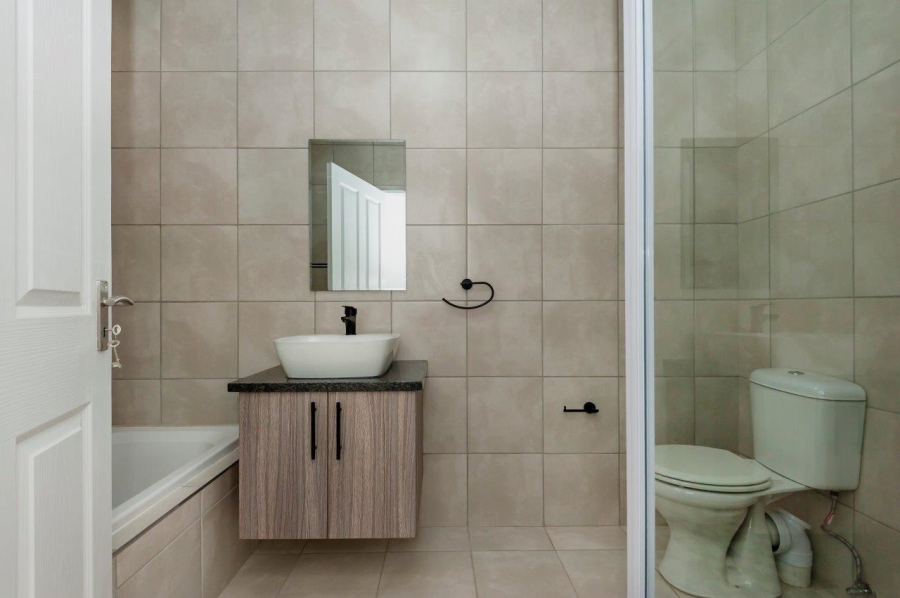 2 Bedroom Property for Sale in Brackendowns Gauteng