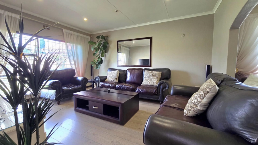 4 Bedroom Property for Sale in Brackendowns Gauteng