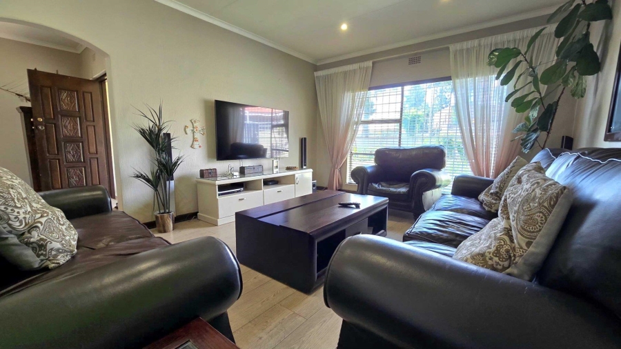 4 Bedroom Property for Sale in Brackendowns Gauteng
