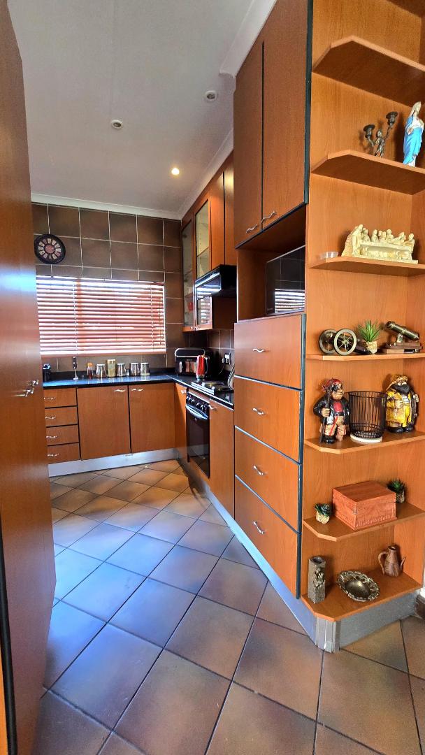 4 Bedroom Property for Sale in Brackendowns Gauteng