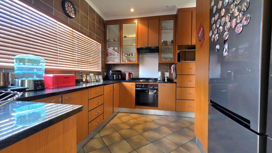 4 Bedroom Property for Sale in Brackendowns Gauteng