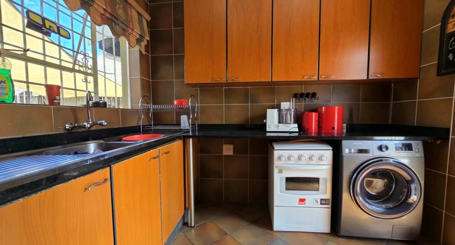 4 Bedroom Property for Sale in Brackendowns Gauteng