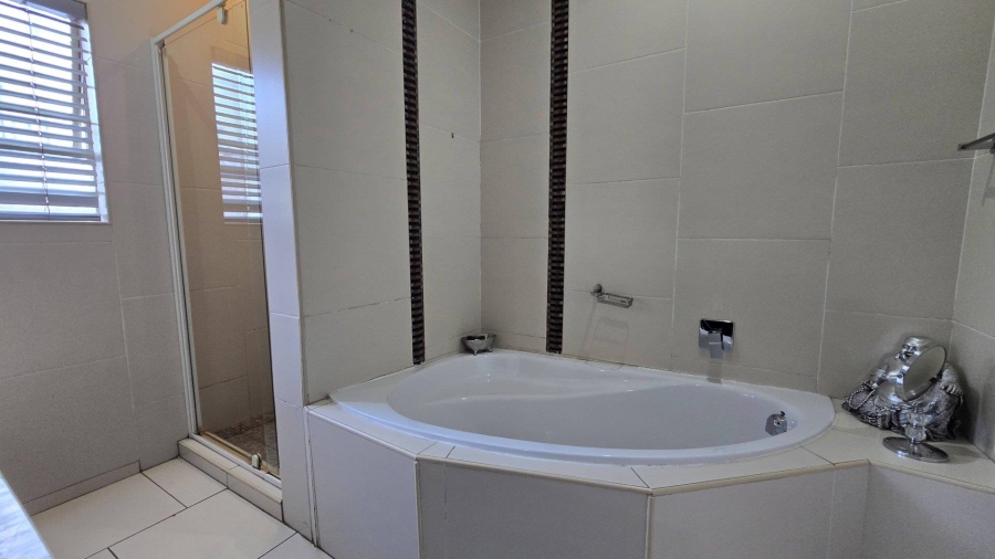 4 Bedroom Property for Sale in Brackendowns Gauteng