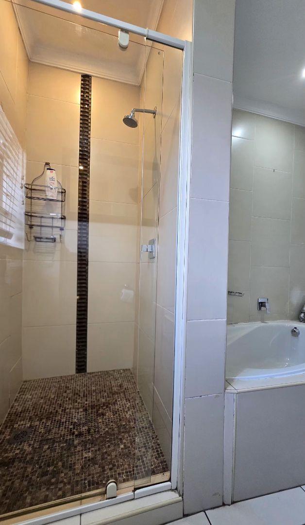 4 Bedroom Property for Sale in Brackendowns Gauteng