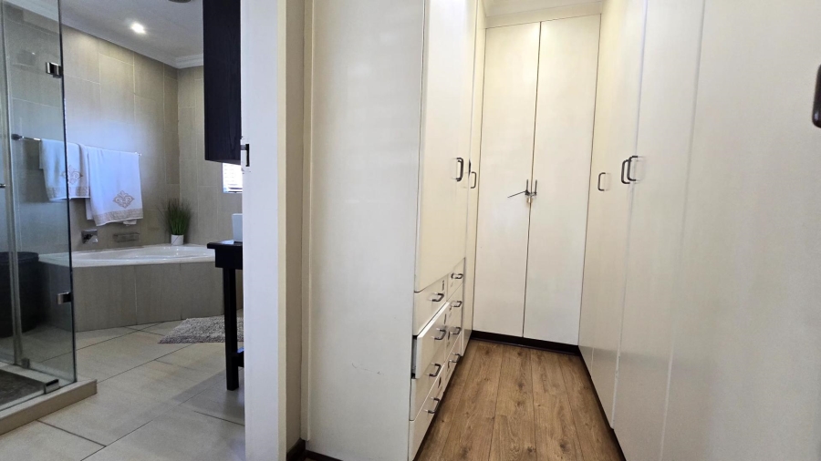 4 Bedroom Property for Sale in Brackendowns Gauteng