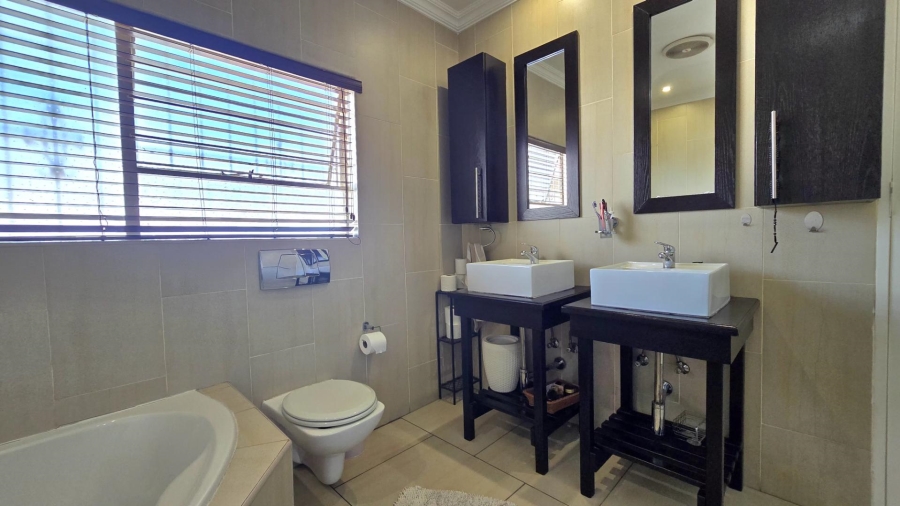 4 Bedroom Property for Sale in Brackendowns Gauteng