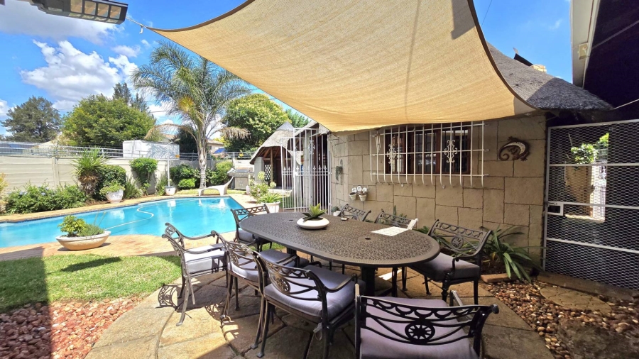 4 Bedroom Property for Sale in Brackendowns Gauteng