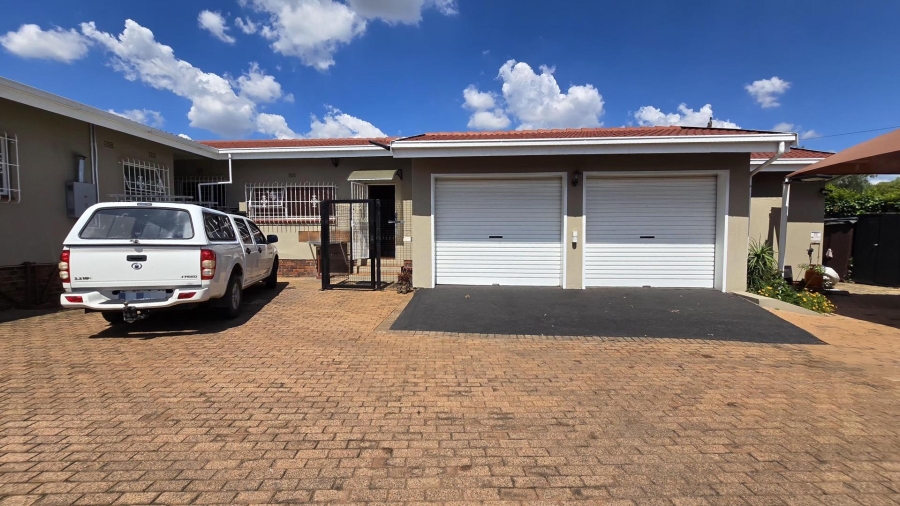 4 Bedroom Property for Sale in Brackendowns Gauteng
