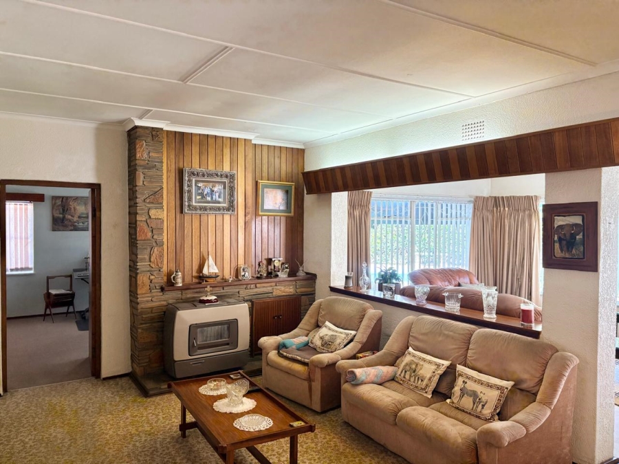 5 Bedroom Property for Sale in Glenanda Gauteng