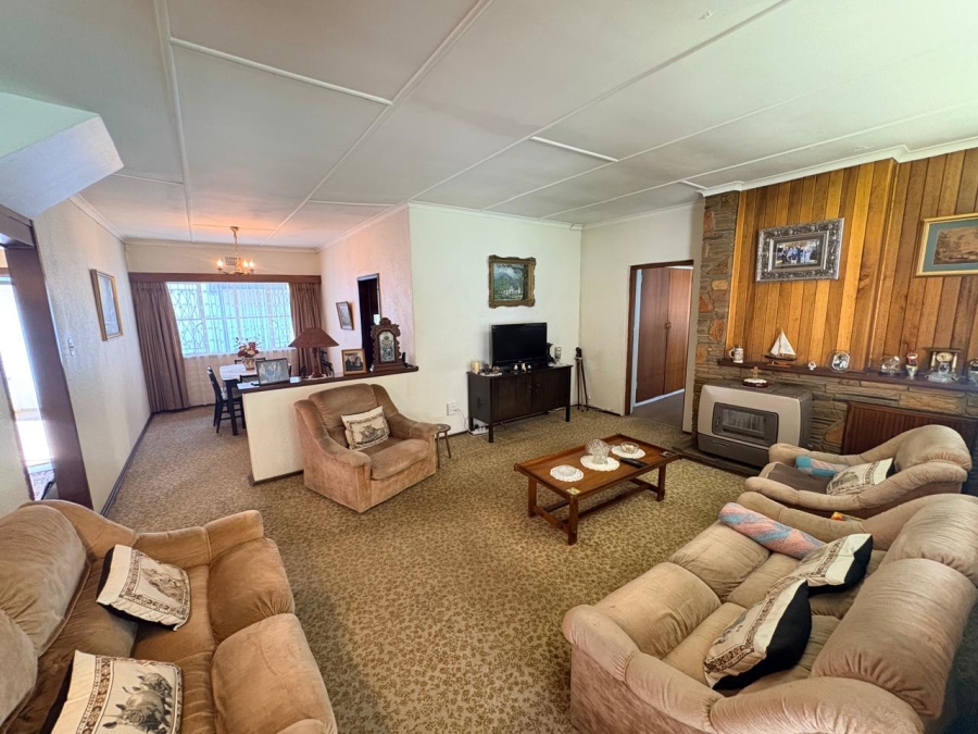 5 Bedroom Property for Sale in Glenanda Gauteng