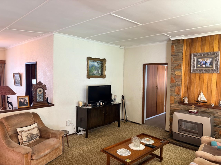 5 Bedroom Property for Sale in Glenanda Gauteng