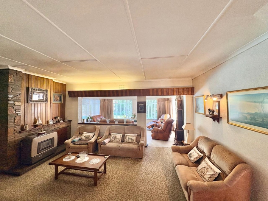 5 Bedroom Property for Sale in Glenanda Gauteng