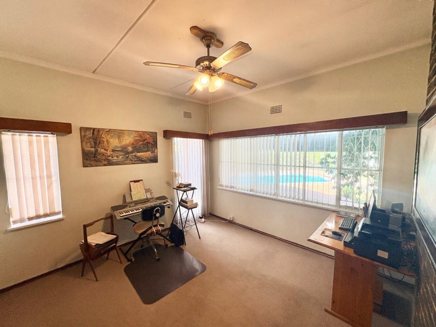 5 Bedroom Property for Sale in Glenanda Gauteng