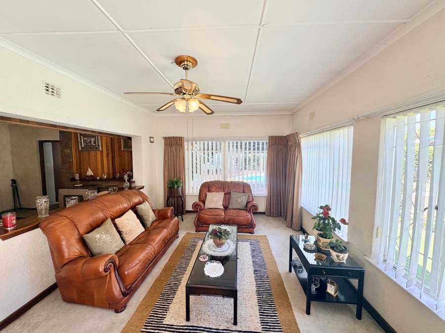 5 Bedroom Property for Sale in Glenanda Gauteng