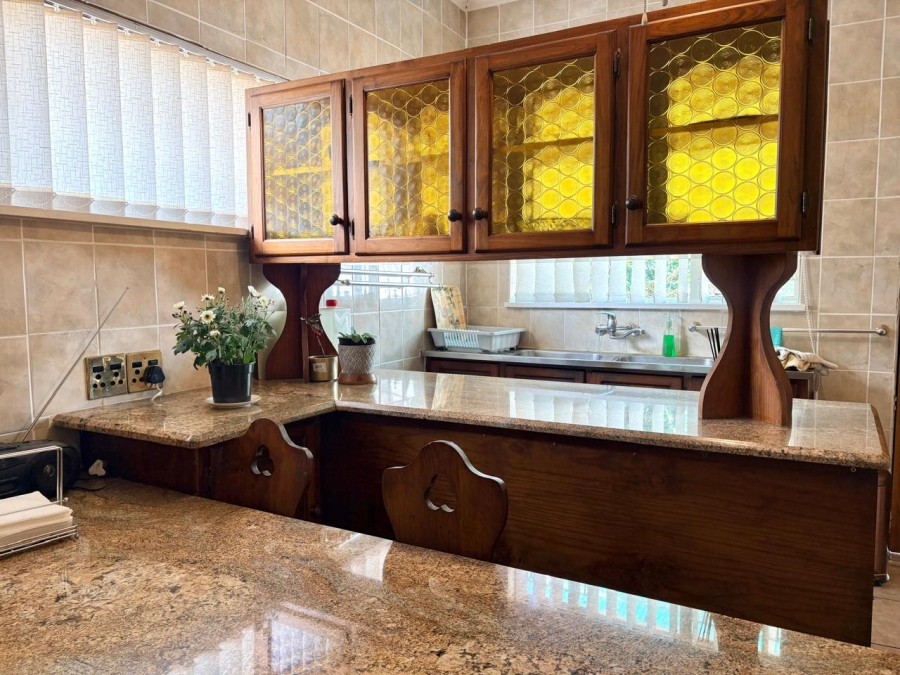 5 Bedroom Property for Sale in Glenanda Gauteng