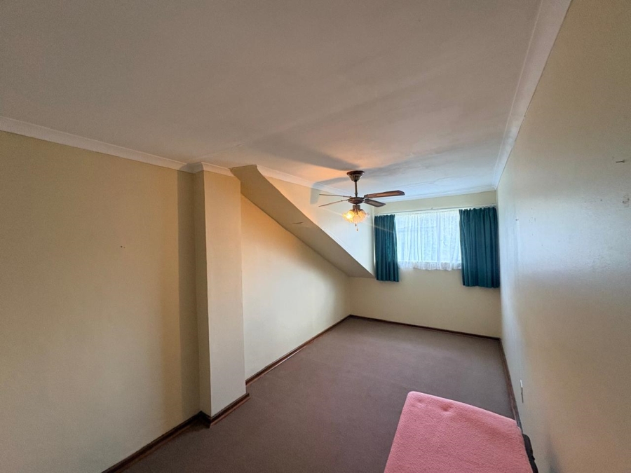 5 Bedroom Property for Sale in Glenanda Gauteng