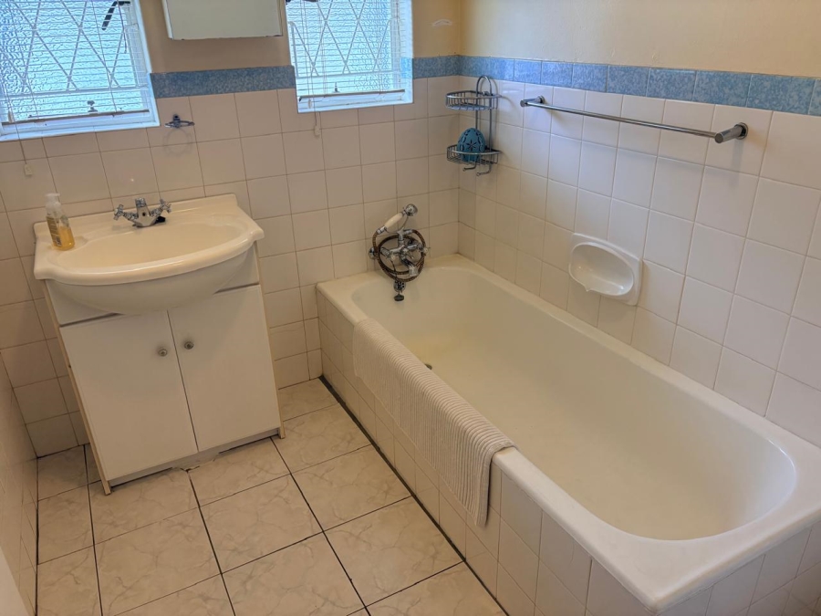 5 Bedroom Property for Sale in Glenanda Gauteng