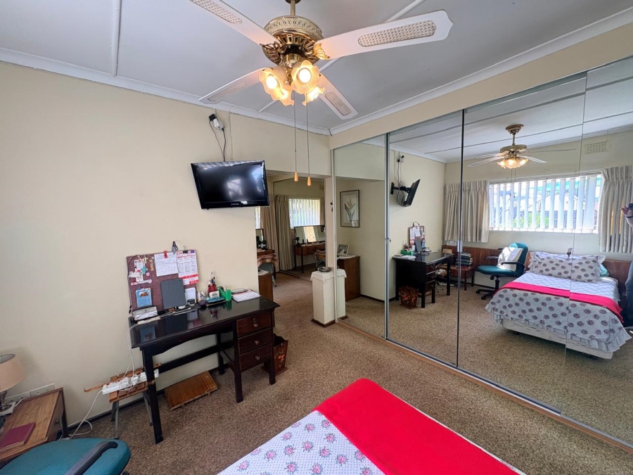 5 Bedroom Property for Sale in Glenanda Gauteng