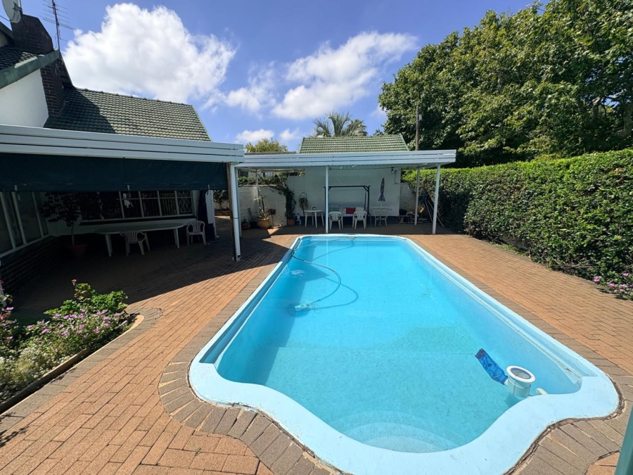 5 Bedroom Property for Sale in Glenanda Gauteng
