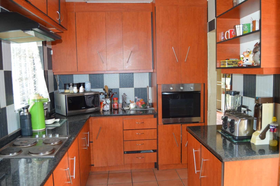 3 Bedroom Property for Sale in Albertsdal Gauteng