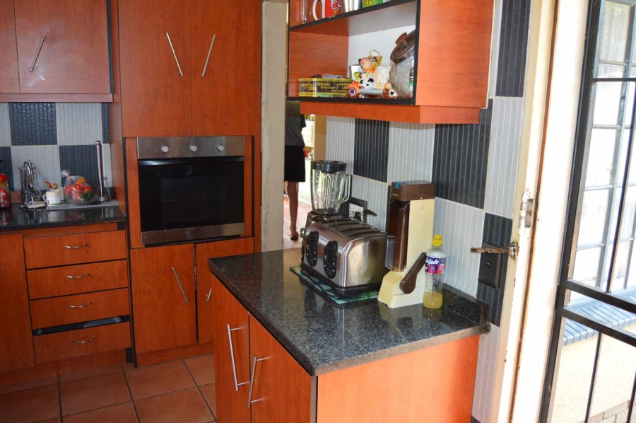 3 Bedroom Property for Sale in Albertsdal Gauteng
