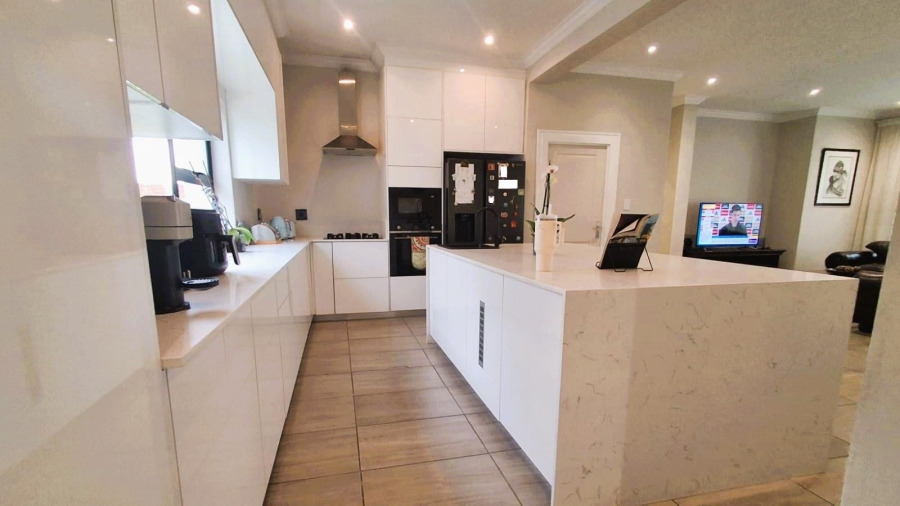 4 Bedroom Property for Sale in Blue Valley Golf Estate Gauteng