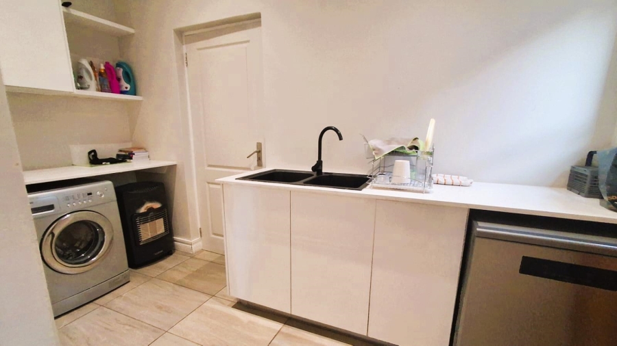 4 Bedroom Property for Sale in Blue Valley Golf Estate Gauteng