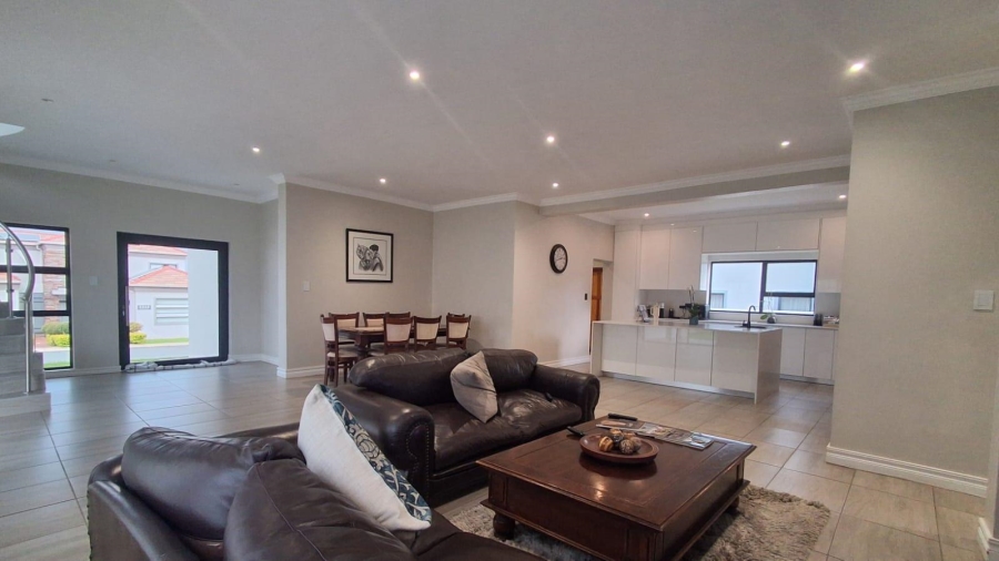 4 Bedroom Property for Sale in Blue Valley Golf Estate Gauteng