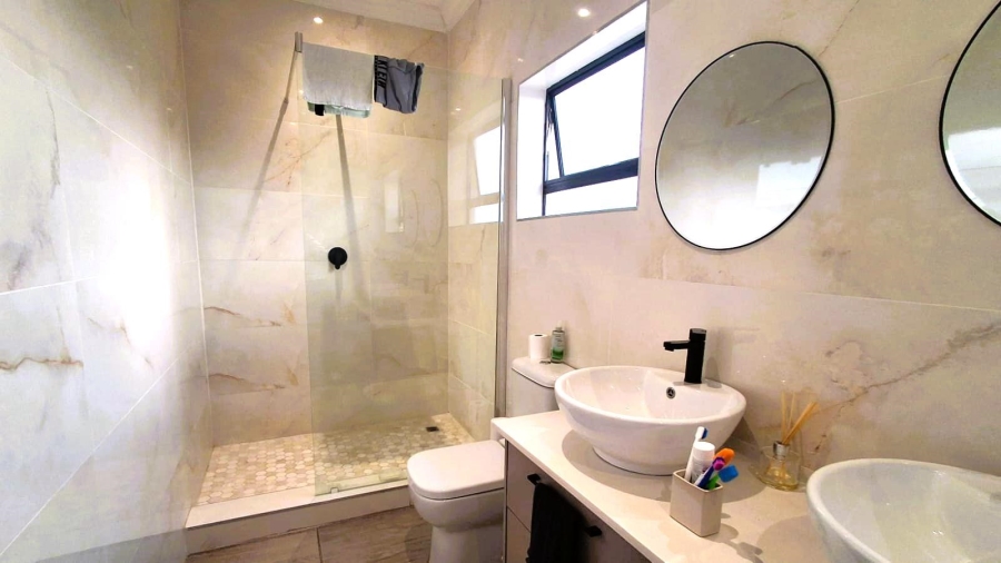 4 Bedroom Property for Sale in Blue Valley Golf Estate Gauteng