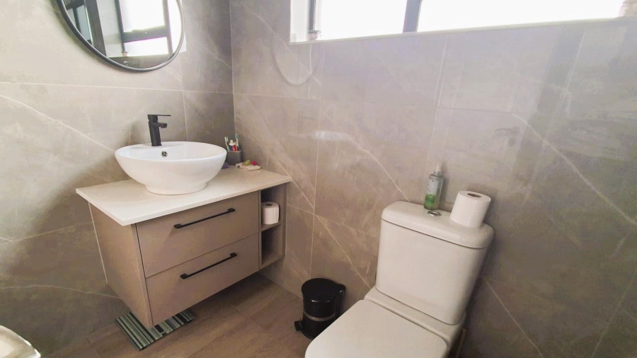 4 Bedroom Property for Sale in Blue Valley Golf Estate Gauteng