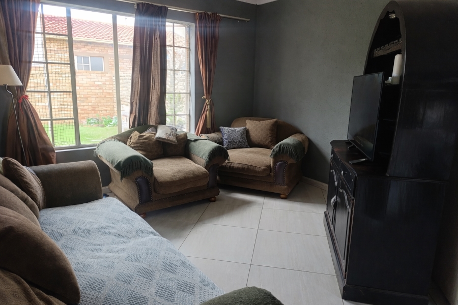 2 Bedroom Property for Sale in Heuwelsig Estate Gauteng