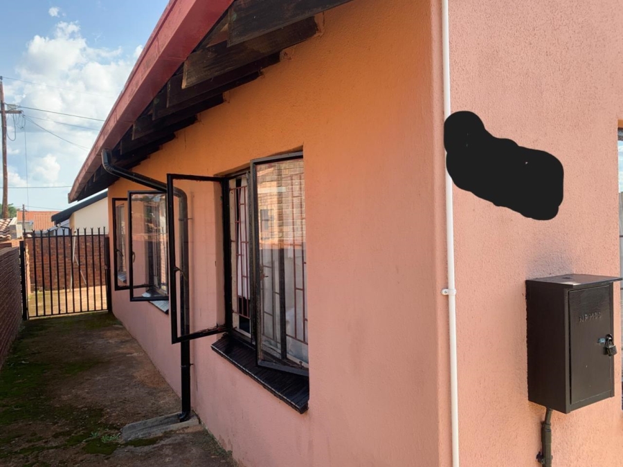 To Let 3 Bedroom Property for Rent in Soshanguve XX Gauteng