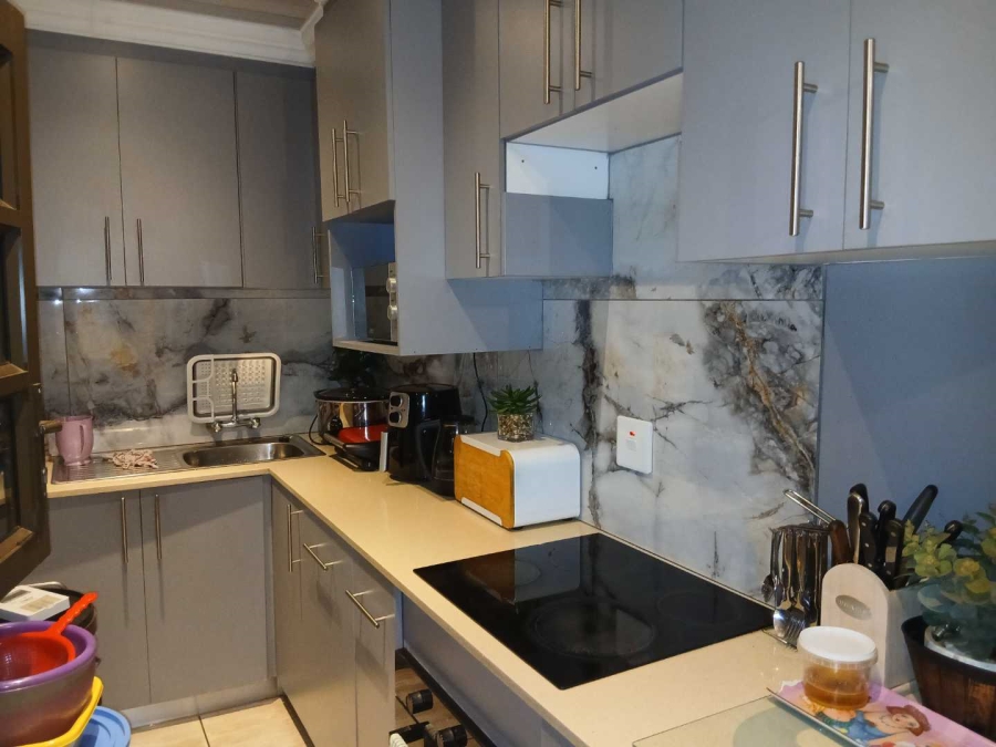 2 Bedroom Property for Sale in Mahube Valley Gauteng