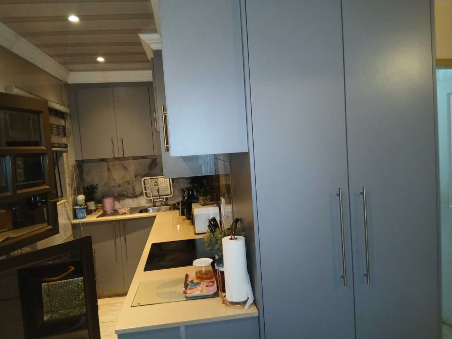 2 Bedroom Property for Sale in Mahube Valley Gauteng